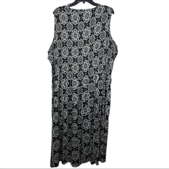 Women's Croft and Barrow Smocked printed Swing Midi Dress black white size 3X - Picture 3 of 6